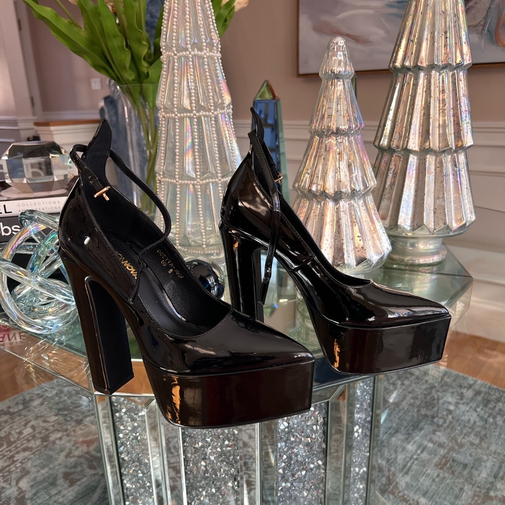 Size 6 pumps/high heels